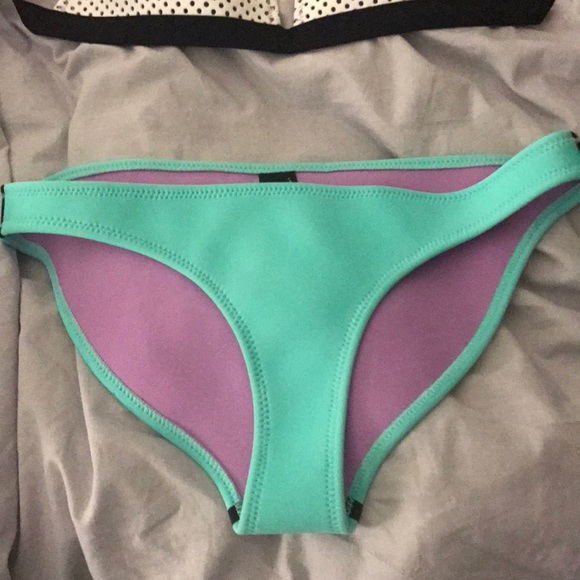 Triangl Brandd New Bathing suit! Never worn! - Picture 2 of 6